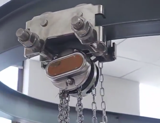 和普通碳素鋼相比,不銹鋼手拉葫蘆的使用優勢